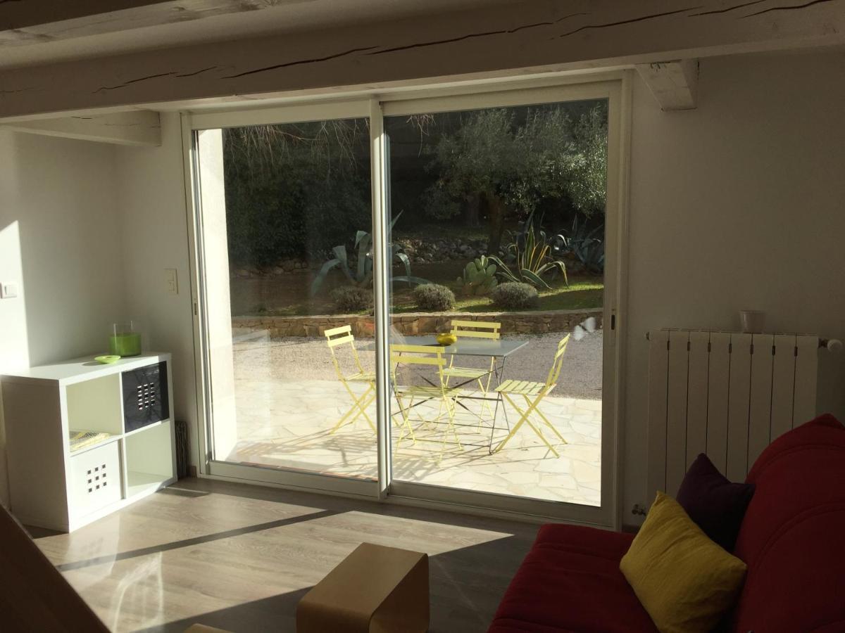 Вілла Maison Privee Au Calme Dans Mas Provencal Санарі-сюр-Мер Екстер'єр фото